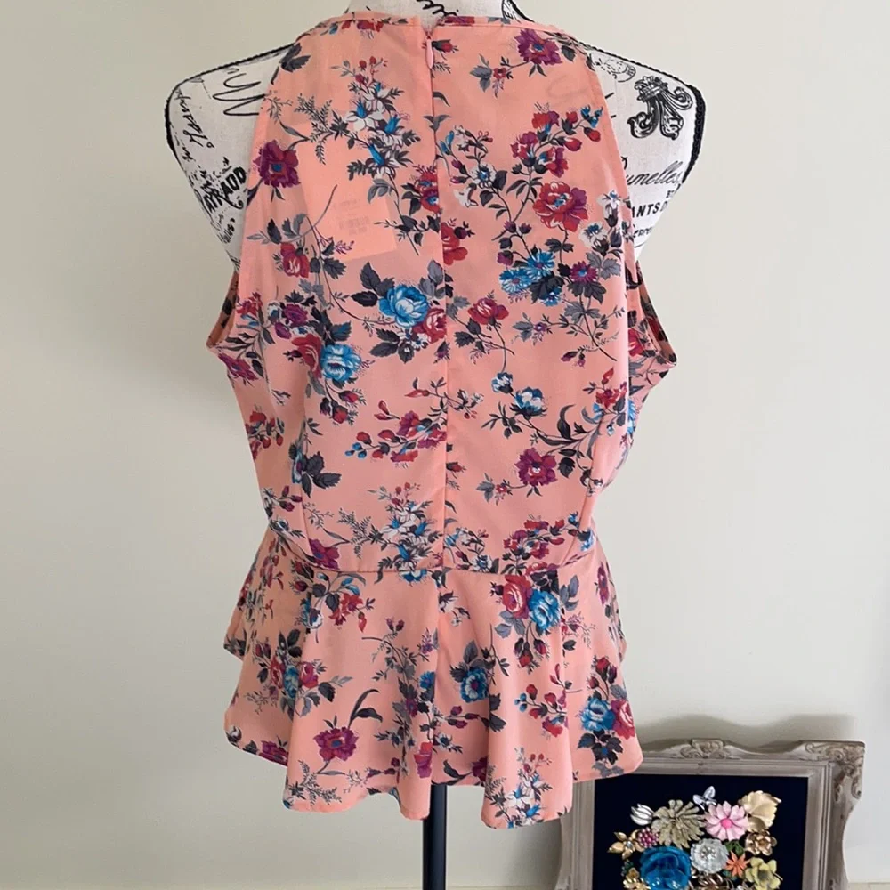 NWT 5th Culture Pink Sleeveless Floral Peplum Top SZ L - Picture 5 of 7